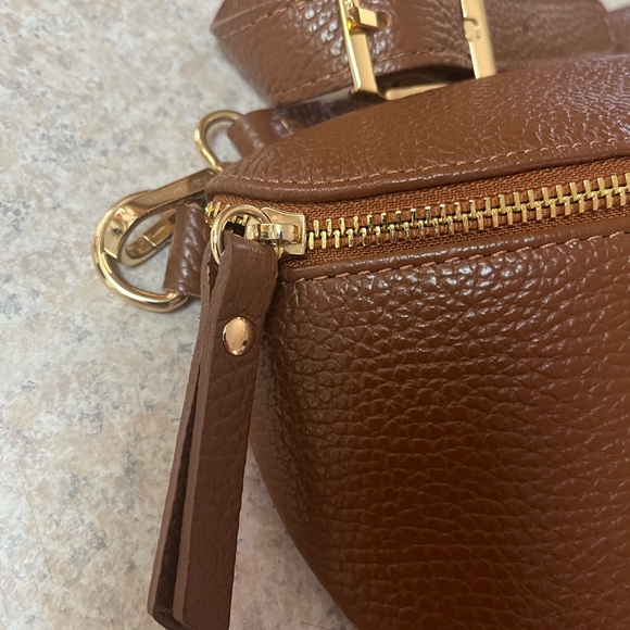 Genuine NWOT Brown Pebbled Leather Crossbody/Waist Bag - Picture 3 of 10